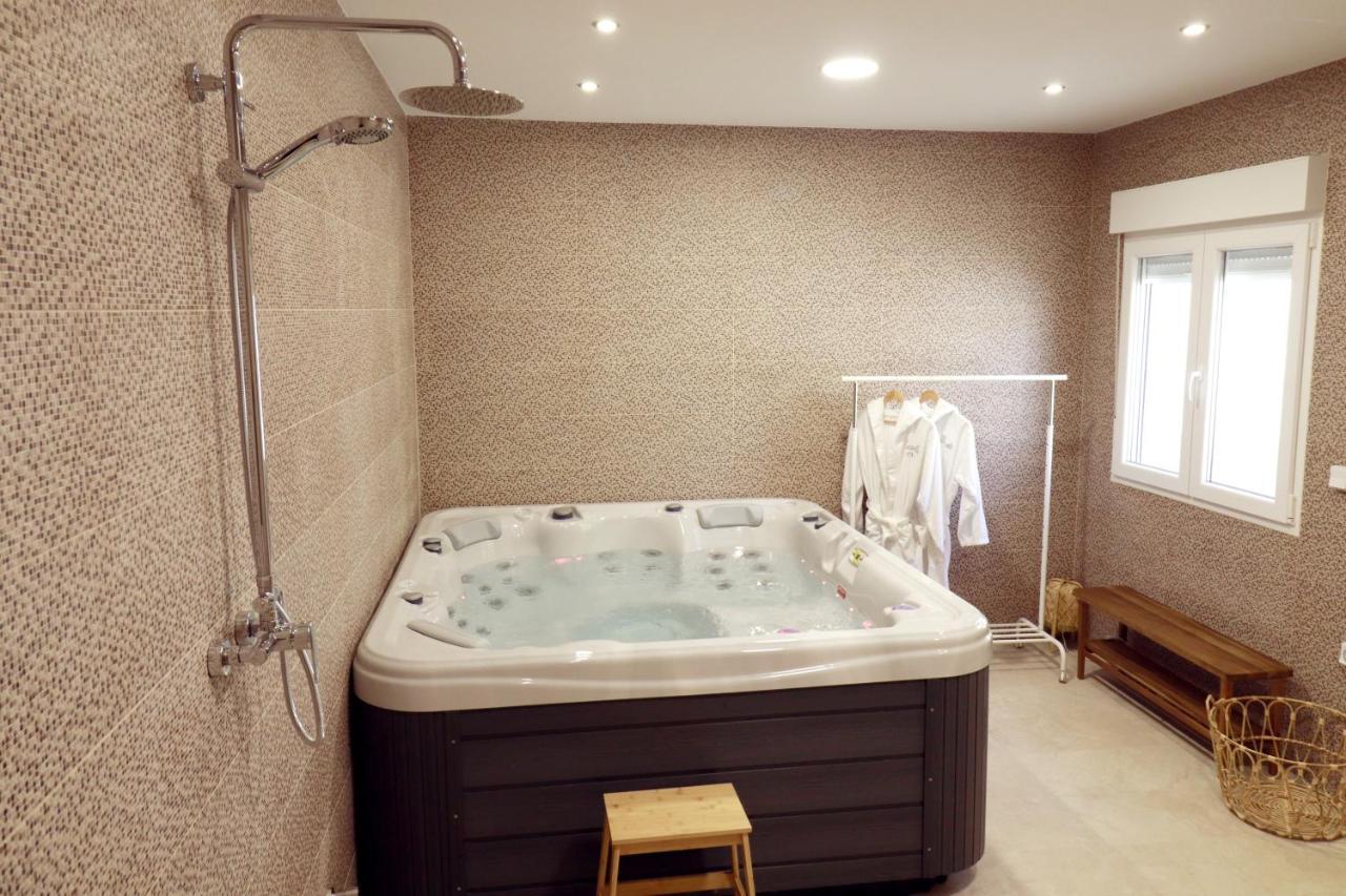 Casa Rural Ideal Para Escapadas Con Barbacoa Y Spa Tinarejos Ngoại thất bức ảnh