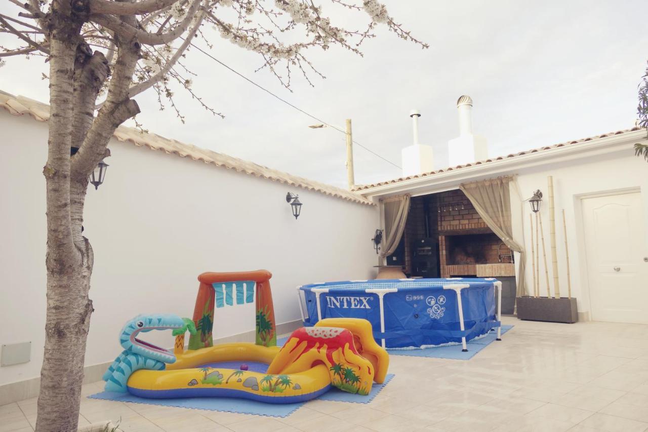 Casa Rural Ideal Para Escapadas Con Barbacoa Y Spa Tinarejos Ngoại thất bức ảnh
